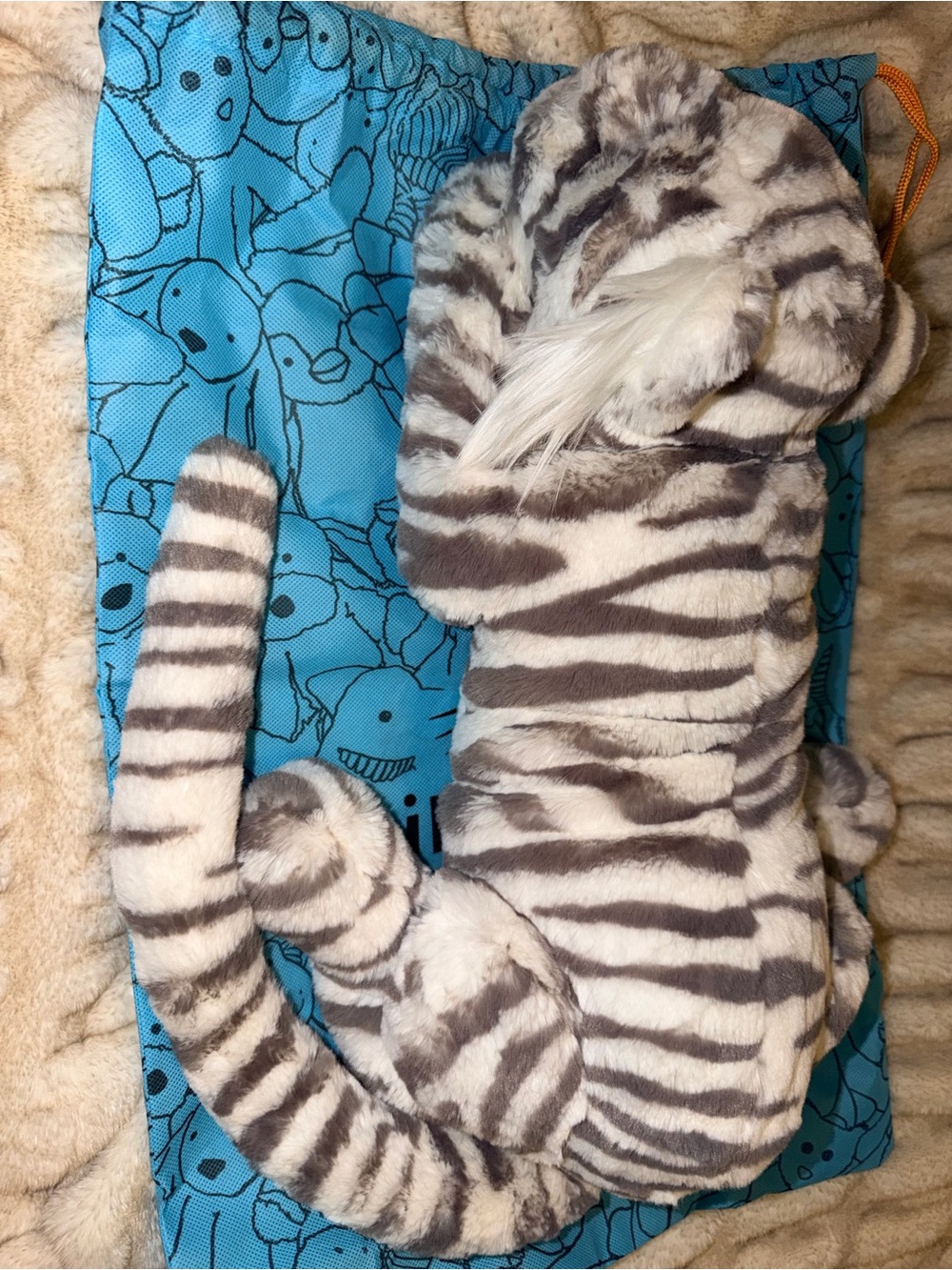 NWT Large Jellycat Sacha Snow Tiger